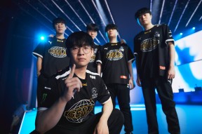 华体会下载-关于EDG绝杀T1，BDD完成史诗逆转半决赛2:1（北京）的信息