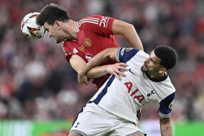 华体会登录-曼联绝杀热刺，莱万梅开二度欧冠