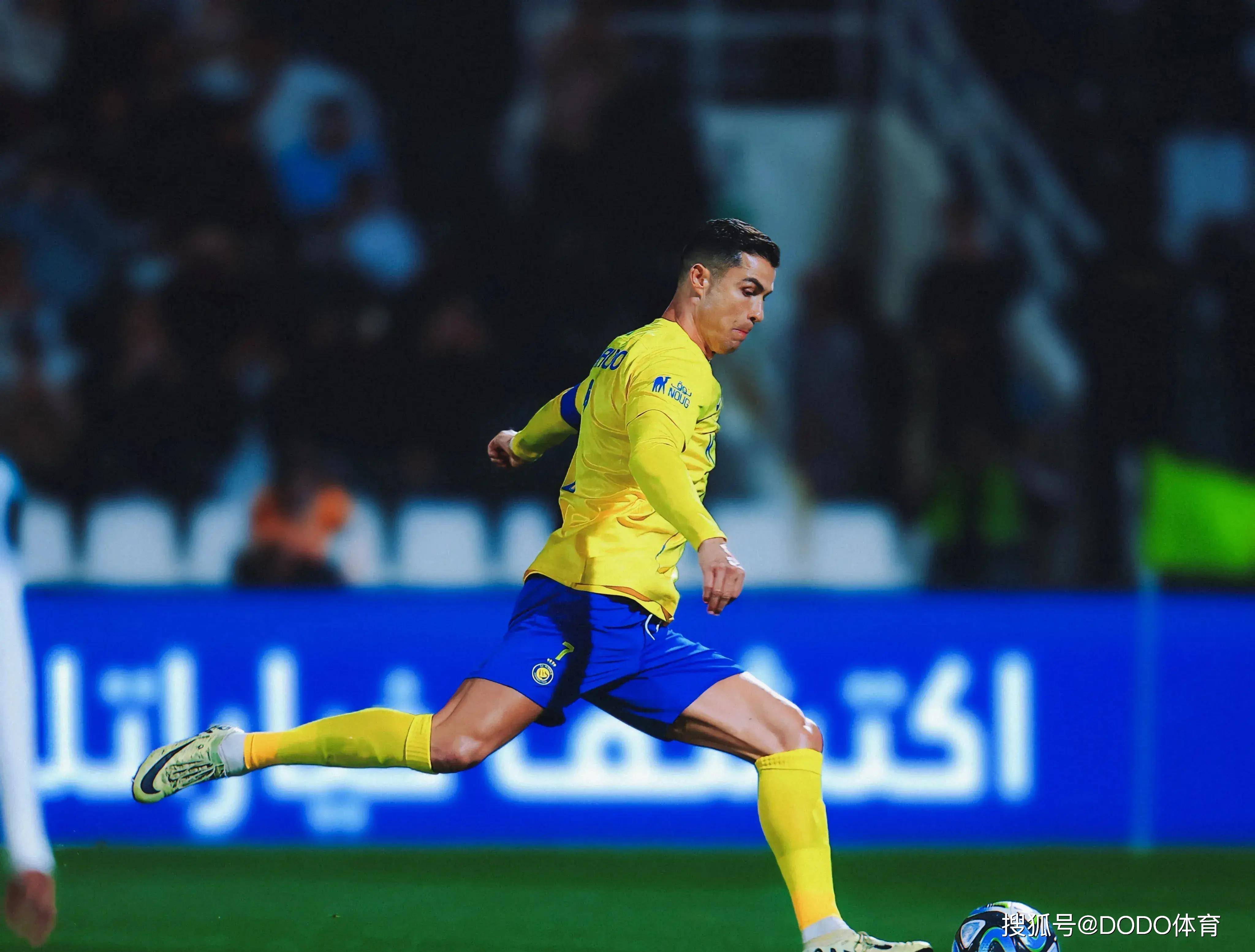 华体会体育-巴萨险胜里昂，C罗梅开二度世界杯  第2张